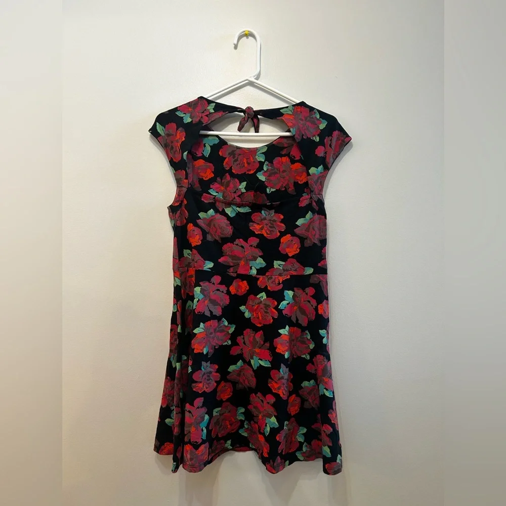 Aritzia Red and Black Fit and Flare Mini Dress - Picture 2 of 4
